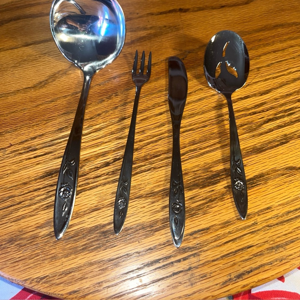 Lots of  4 My-Rose Oneida flatware